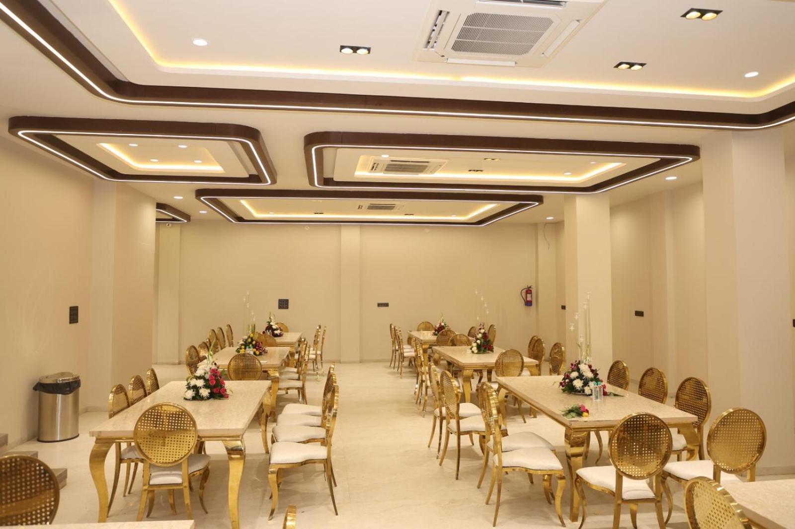 The Meera Hotel اوجاين المظهر الخارجي الصورة