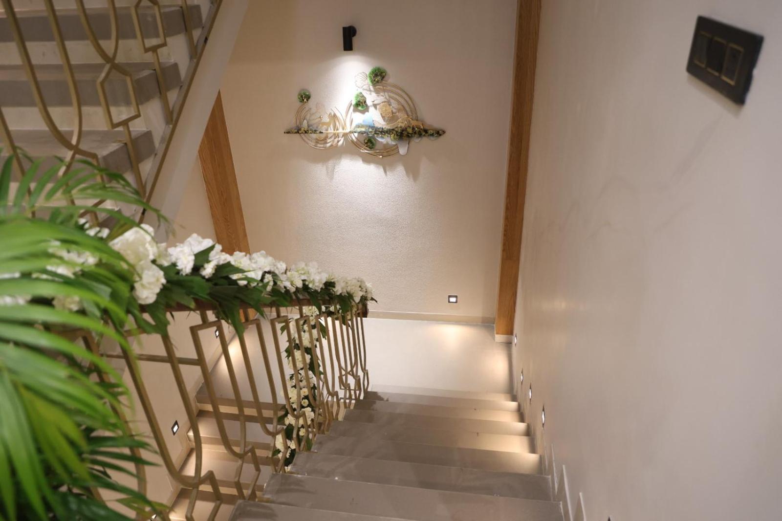 The Meera Hotel اوجاين المظهر الخارجي الصورة