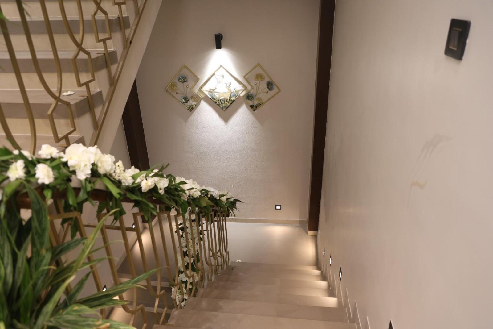 The Meera Hotel اوجاين المظهر الخارجي الصورة