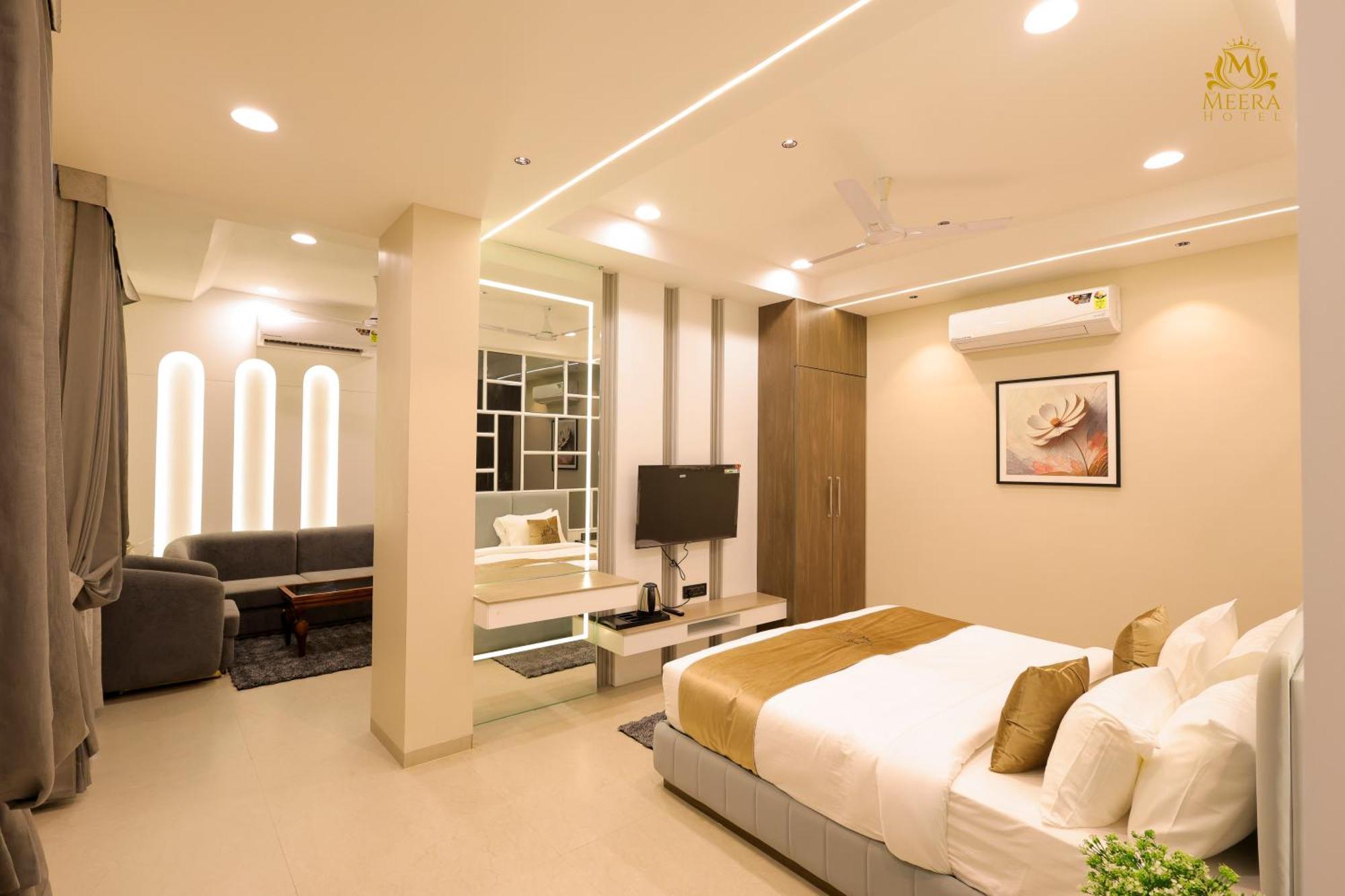 The Meera Hotel اوجاين المظهر الخارجي الصورة