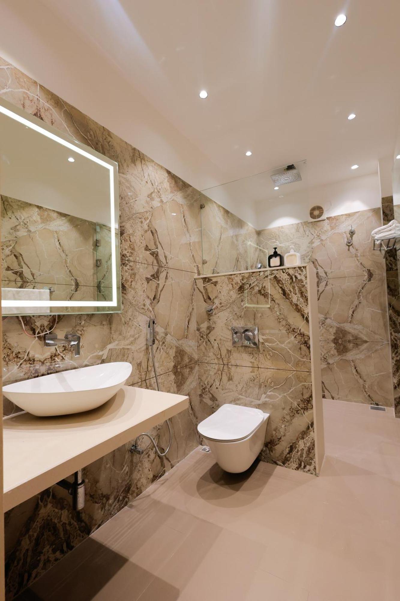 The Meera Hotel اوجاين المظهر الخارجي الصورة